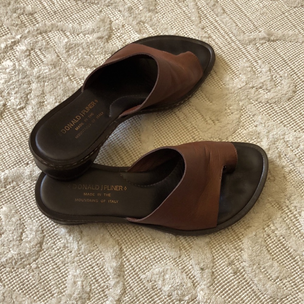 Brown Donald Pliner sandals size 6 1/2